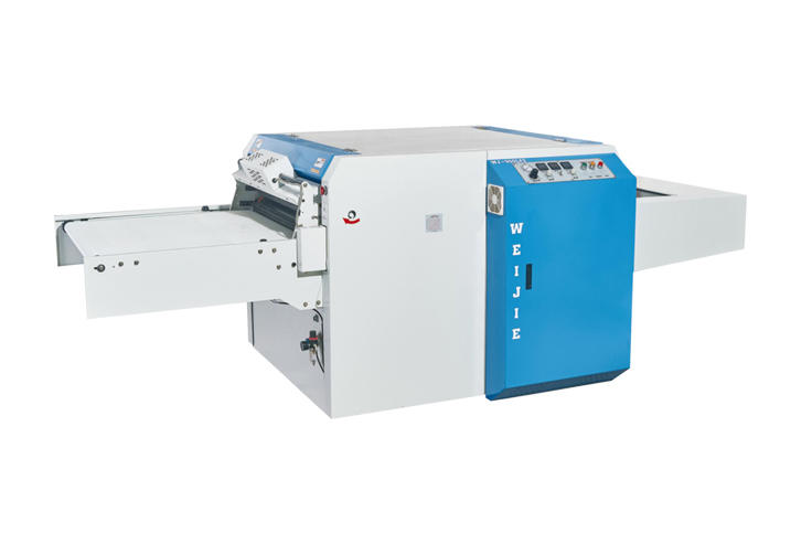 WJ-900LFS Máquina de prensa de fusión de tela de prendas de vestir neumática lineal recta ancha